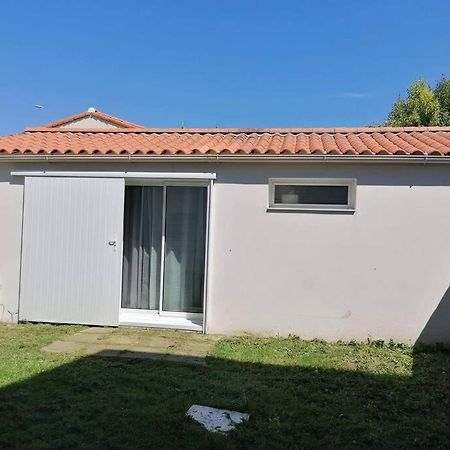 Petit T2 Proche Centre Ville La Roche-sur-Yon Kültér fotó