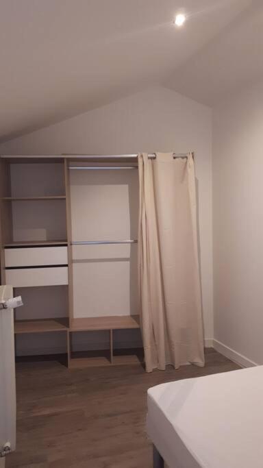Petit T2 Proche Centre Ville La Roche-sur-Yon Kültér fotó