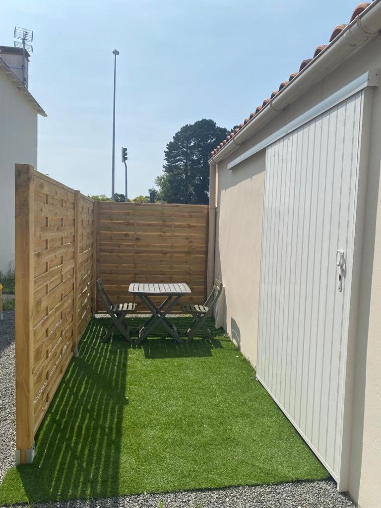 Petit T2 Proche Centre Ville La Roche-sur-Yon Kültér fotó